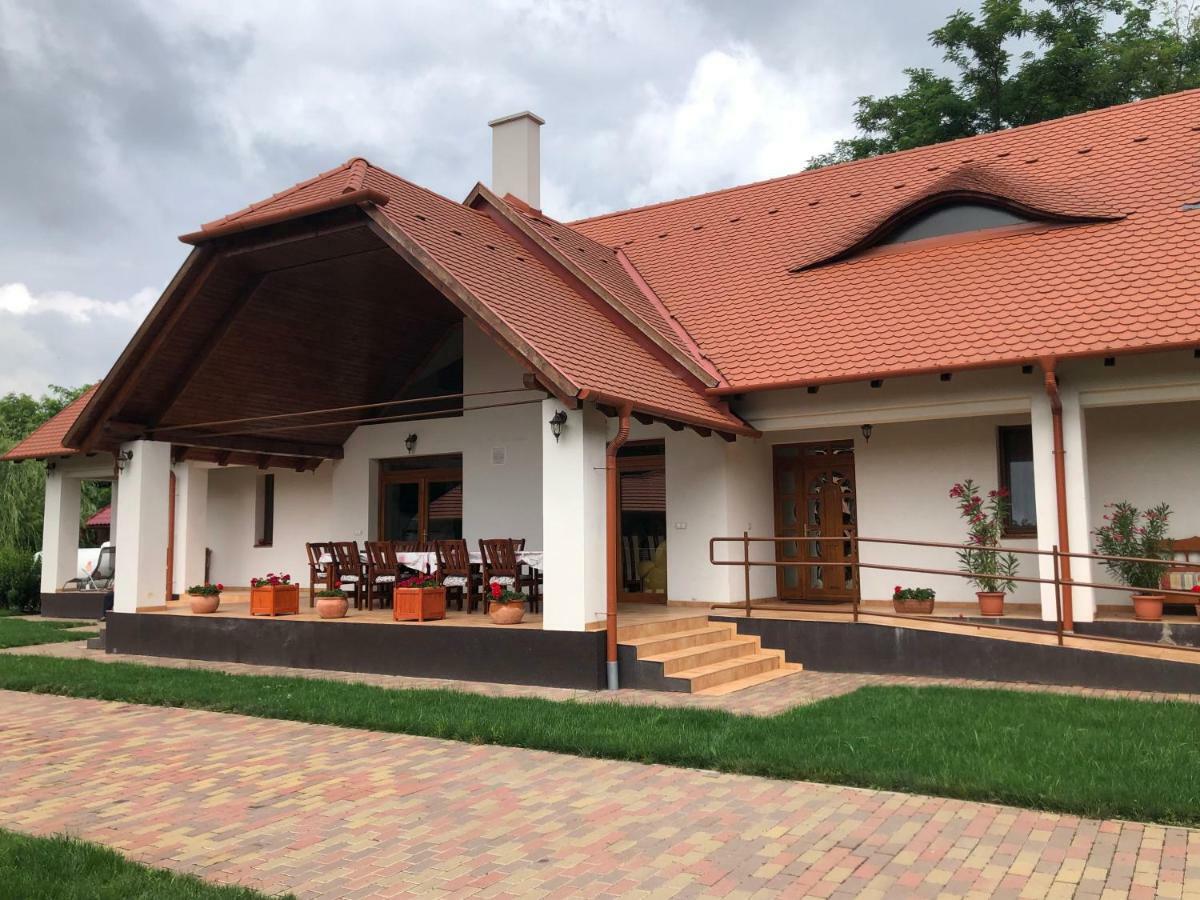 Kiscsere Vendeghaz Kallosemjen Экстерьер фото